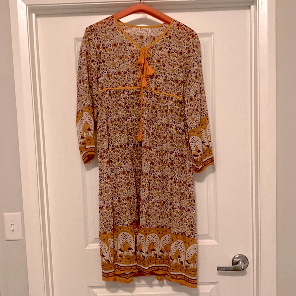 Karni boho dress. Ladies medium. Never worn. Purple/gold/white